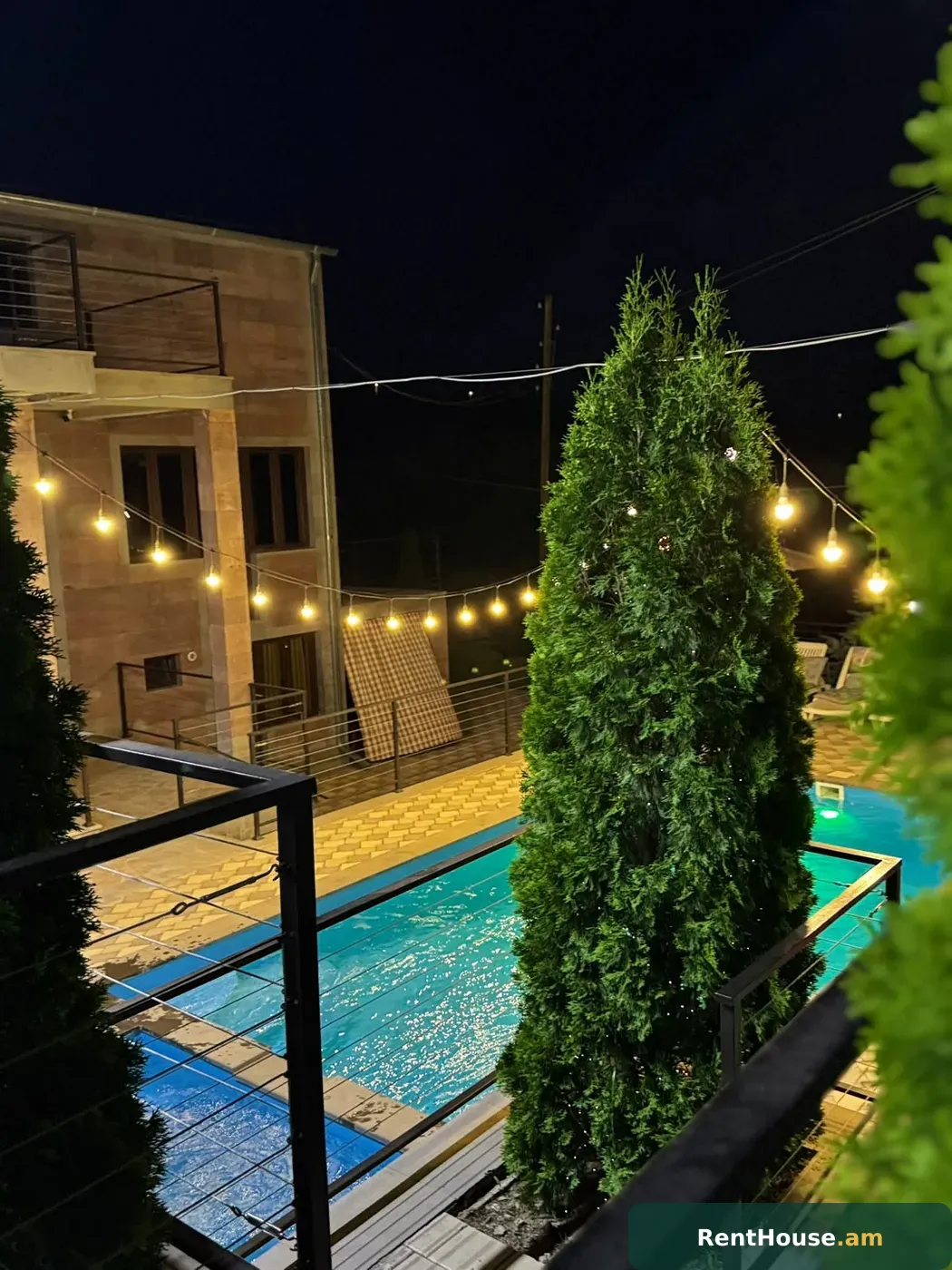 Villa with a pool · Hatsavan · #AM1016 — 1