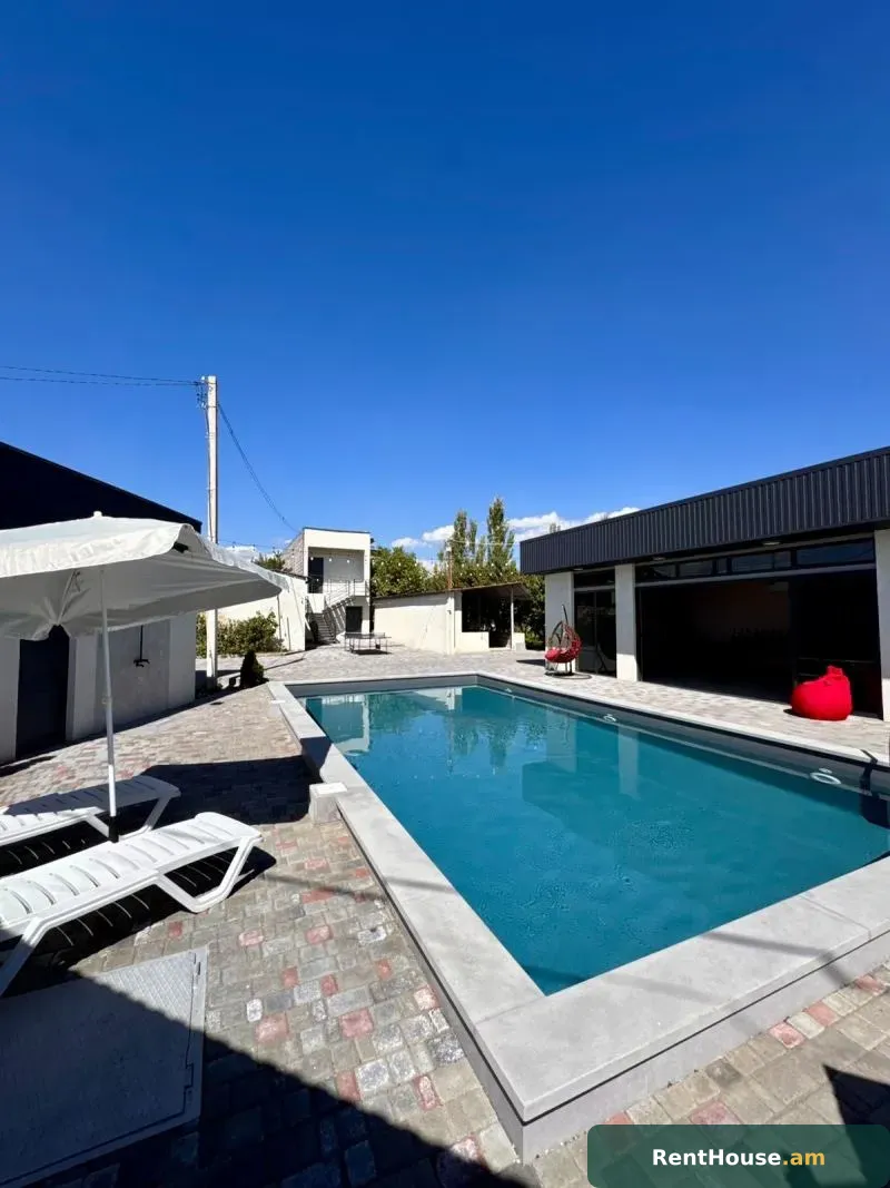 Villa with a pool · Abovyan · #AM1019 — 1